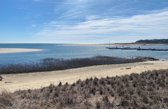 Charming 2 bedroom condo on Private Beach by Outer Most Marina