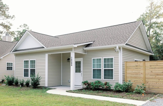 Charming 2-bedroom Guesthouse with WiFi, AC in fabulous Wilmington
