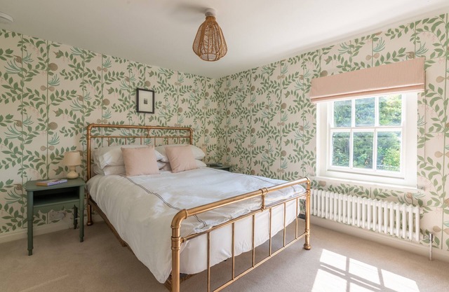 Charming 2 Bedroom Cottage in Marlborough