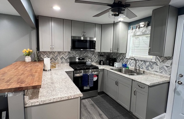 Charming 2-bedroom house in Dravosburg/Pittsburgh with WiFi and AC/Heater