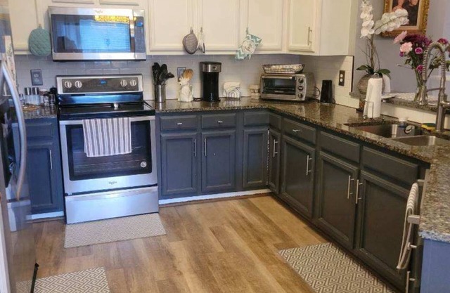 Charming 2-bedroom house with an office in great location