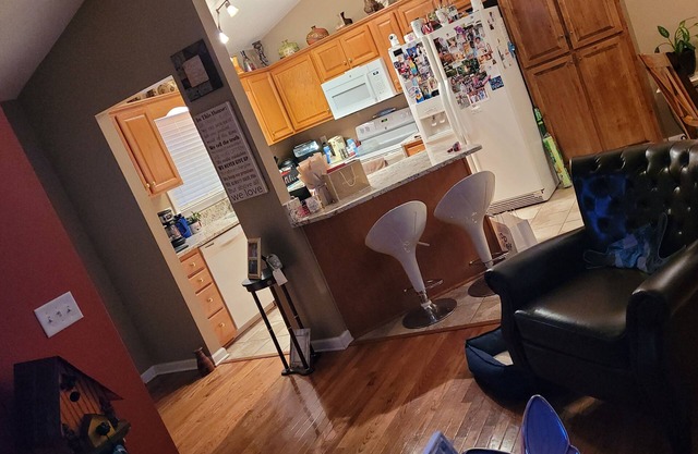 Charming 2-bedroom house with AC and WiFi in soothing Randleman filled with love