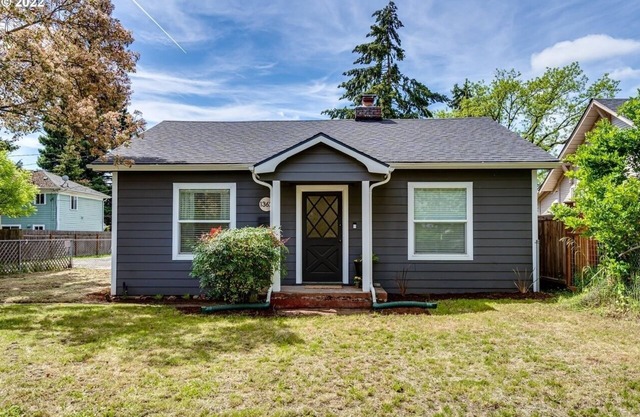 Charming 2 bedroom house, 1 mile from U of O and 7 minute walk to DT Eugene.