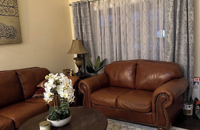 Charming 2-bedroom house in amazing London, KY with AC, WiFi