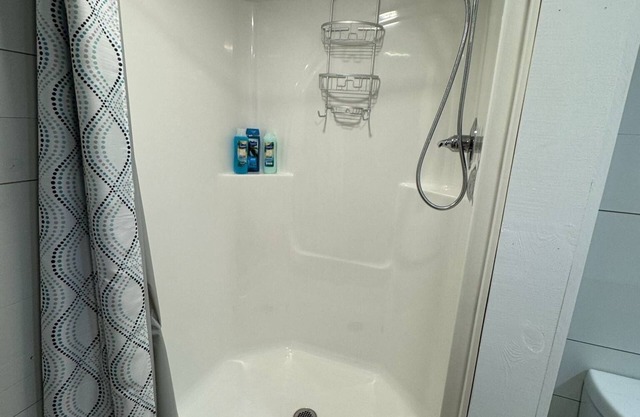 Charming 2-bedroom pet friendly mobile home in brilliant Courtland with WiFi, AC