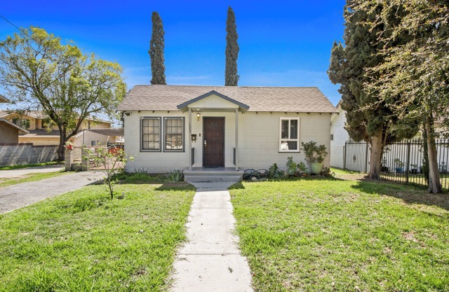 Charming 2-bedroom Pet-Friendly house Ontario FREE RV parking