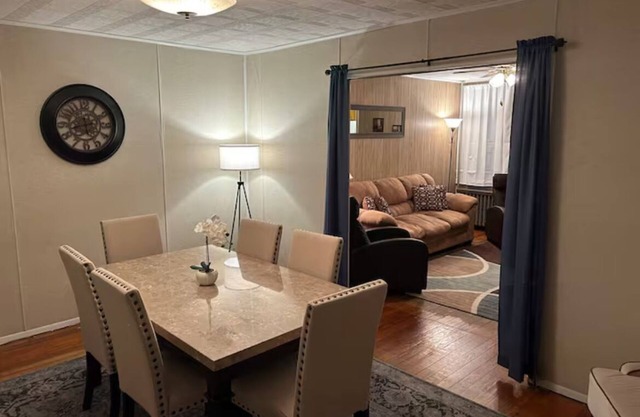 Charming 2-bedroom townhome in Coaldale close to St Lukes Hospital.