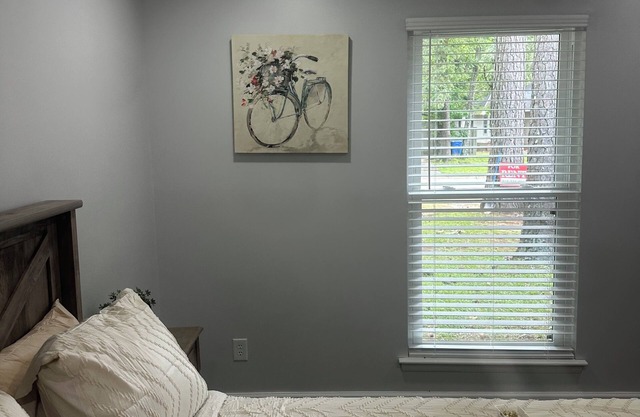 Charming 2-bedroom 2 bathroom villa in welcoming Fayetteville with AC, WiF