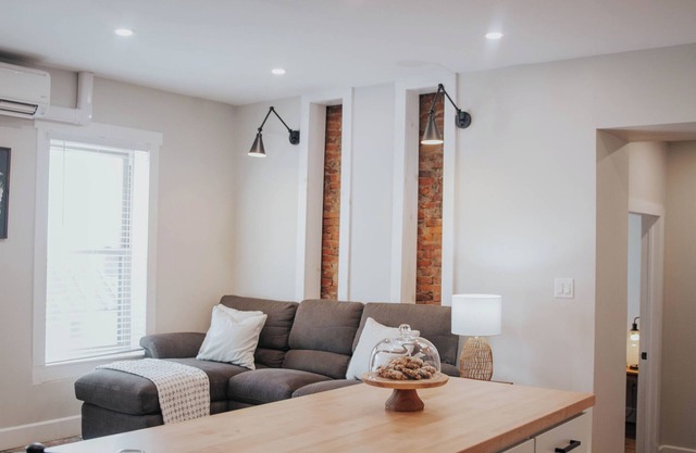 Charming 2-bedroom apartment with AC, WiFi in lovely Mifflinburg