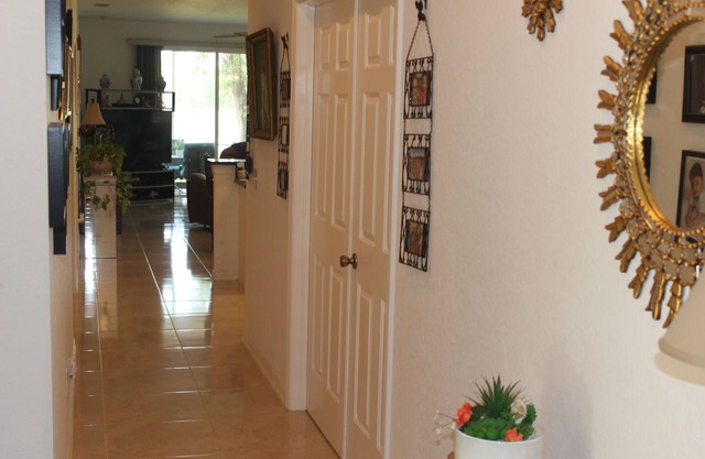 Charming 2-bedroom apartment | beautiful lake front with WiFi in Punta Gorda