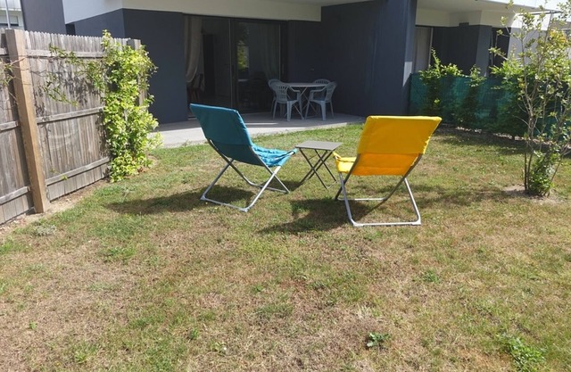 Charming 2-Room Apartment with Garden, Near Gulf of Morbihan and Beach