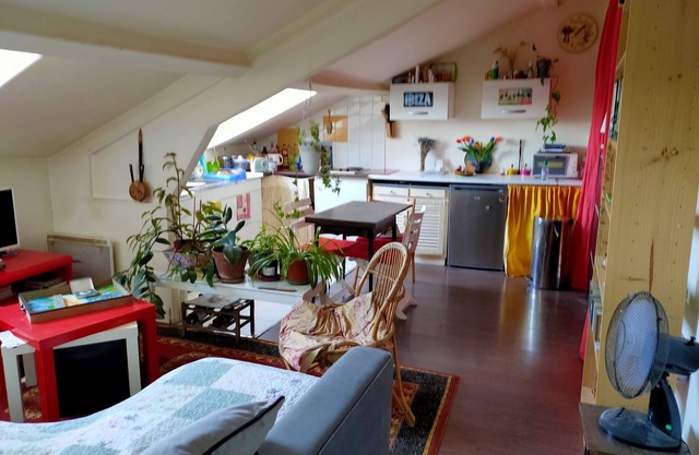 Charming 2 rooms Clichy Levallois 5 min by train from Paris Saint Lazarre