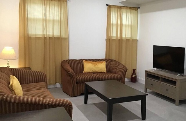 Charming 2B/2B Nr Temple &The Met/with Parking