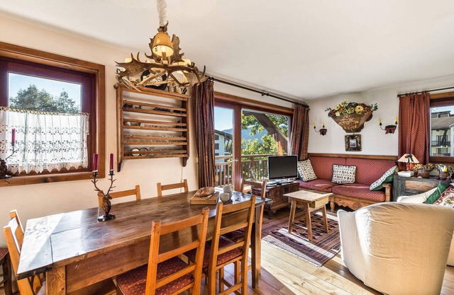 Charming 2BR Apartment in Megève Mont d'Arbois with Garden Access, Close to Ski Slopes & Golf