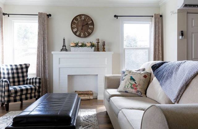 Charming 2BR Farmhouse + Tesla Charger #TravelSGV