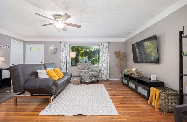 Charming 3 Bed 1 Bath Home Near Columbus Historic District Reynoldsburg