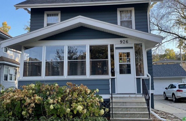 Charming 3 bed 1 bath home. 1 block to St. Mary's. 10 min walk to Mayo downtown.