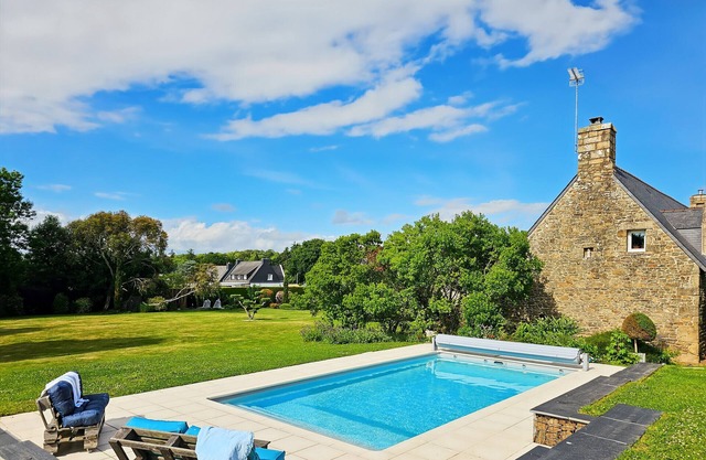 Charming 3-Bed Stone Cottage with Pool & Garden near Beaches