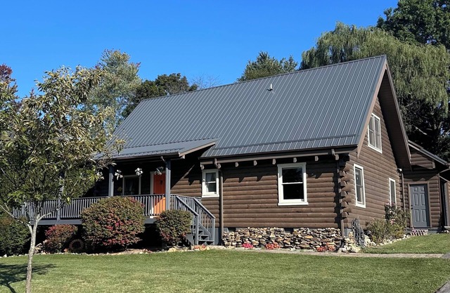 Charming 3-bedroom cabin with 10 mins to Virginia Tech