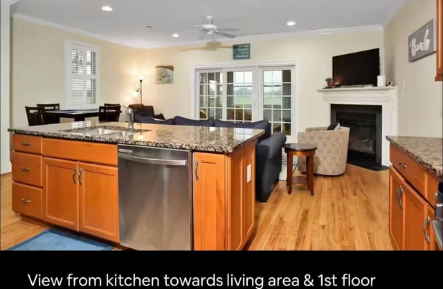 Charming 3-bedroom townhome in fabulous Rehoboth Beach with AC