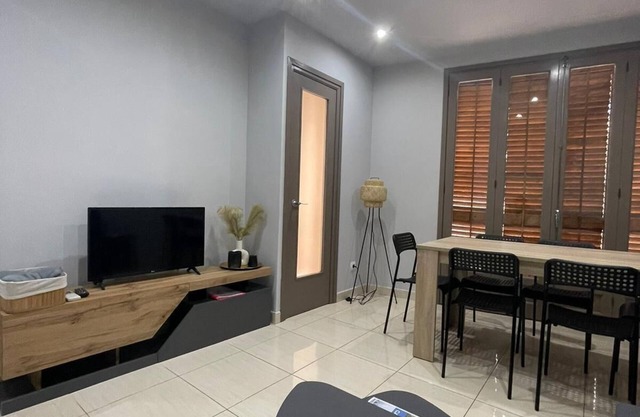 Charming 3-Bedroom Apartment in Central Camarasa