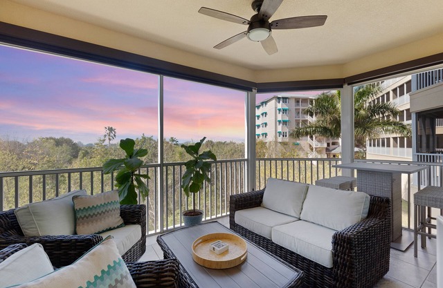 Charming 3-bedroom condo with WiFi, AC in tranquil Osprey