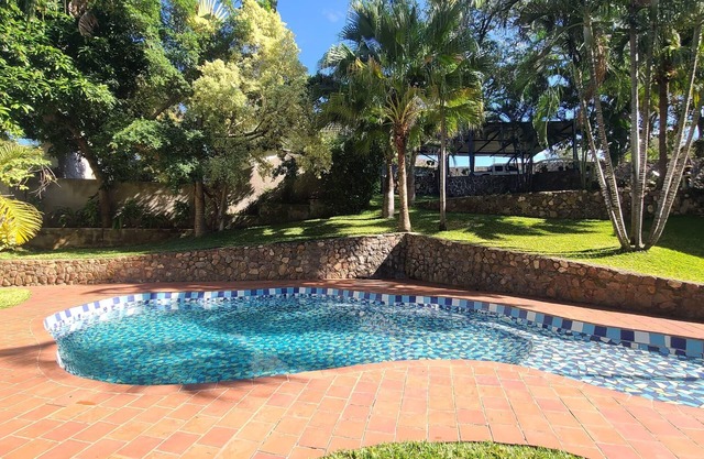 Charming 3 bedroom guesthouse - 2300