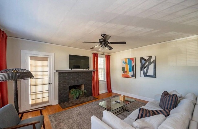 Charming 3-bedroom home in a perfect location - 5min to LU