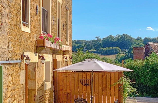 Charming 3-bedroom house with WiFi in NarthiacnLa Maison Galloise-Honeysuckle