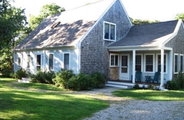 Charming 3-bedroom house at Cape Cod National Seashore in Eastham Sleeps 6, AC