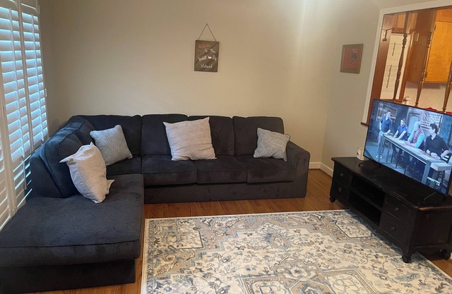 Charming 3-bedroom house in fantastic Kinston with WiFi, AC