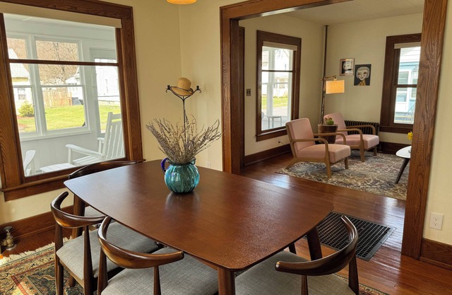 Charming 3-bedroom house in Oneonta, 4mins from Cooperstown Allstar Village. AC!