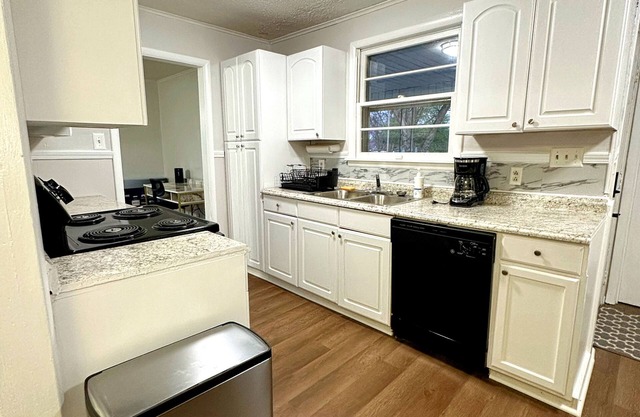 Charming 3-bedroom house with AC and WiFi in Osceola near Big River Steel