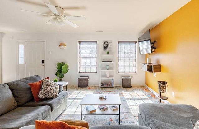 Charming 3-bedroom house with WiFi, AC in Seaford