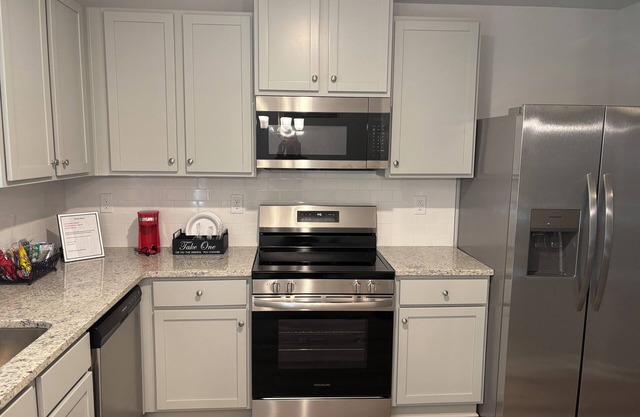 Charming 3-bedroom townhome in Austell near Six-Flags and I-20
