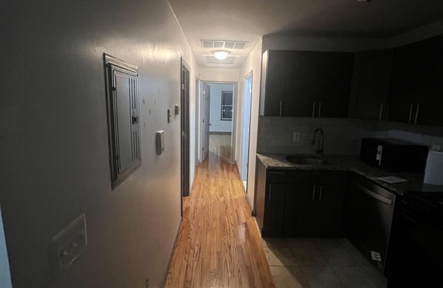 Charming 3-bedroom apartment with AC, WiFi in delightful Jersey City
