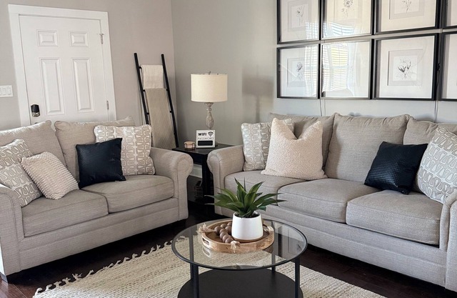 Charming 3-bedroom townhome near Downtown and Lakefront Lake Charles