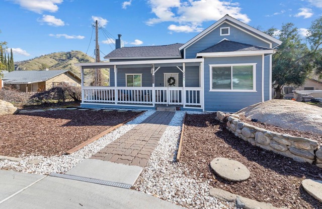 Charming 3-bedroom Cottage, near the Springville Ranch& Sequoia National Forest