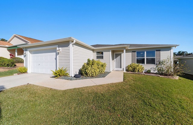 Charming 3-bedroom house with Golfcart and WiFi in The Villages