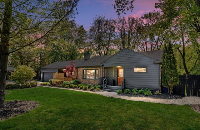 Charming 3-bedroom with 2 full baths cottage in Southfield for Soul Searching
