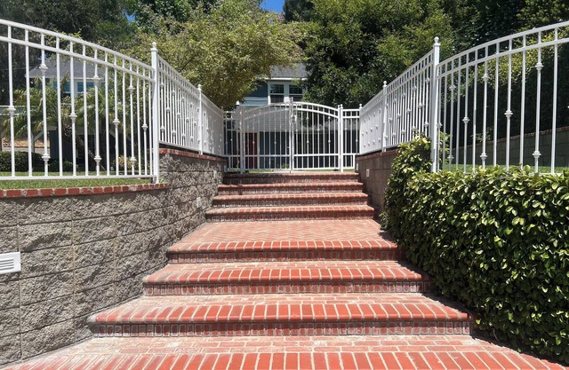 Charming 3bd 3 ba house in serene Burbank above Sunset Cyn 30+ day rentals only