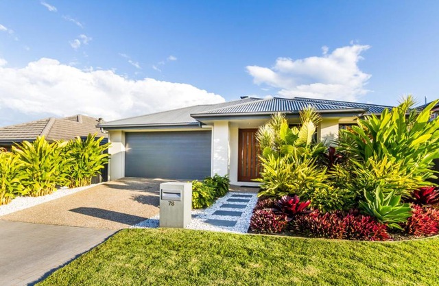 Charming 3BR House in the Heart of Dakabin