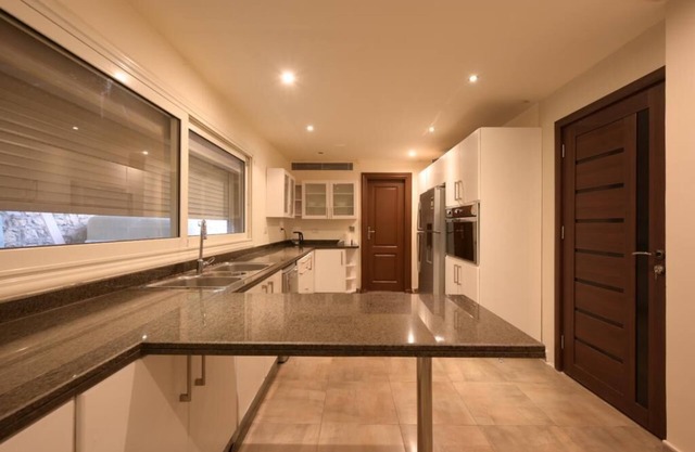 Charming 4-bedroom villa with WiFi, AC in peaceful Cairo Governorate