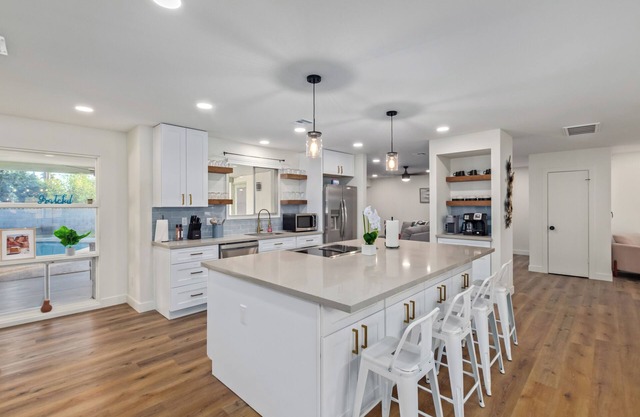 Charming 4-bedroom house in enchanting Scottsdale with ping pong & swimming pool