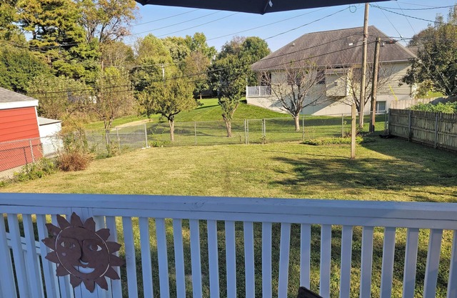 Charming 4-bedroom house in welcoming Springfield, with AC, WiFi, many amenities