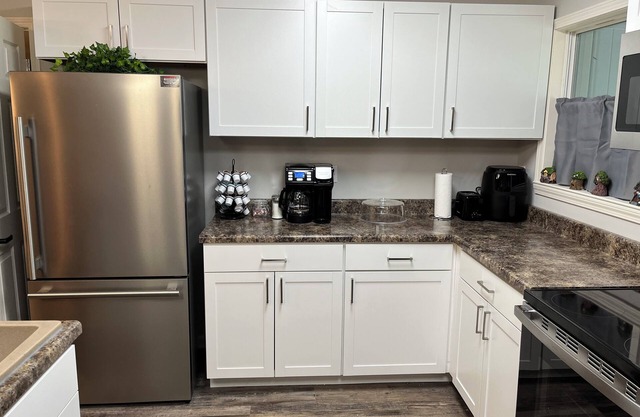 Charming 4BR 2BA Close to Memphis NOT IN Memphis! FULL Kitchen.