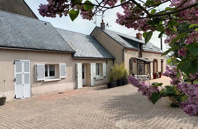 Charming 55m² Cottage with Garden, Near Paris & Orleans, Family & Pet Friendly