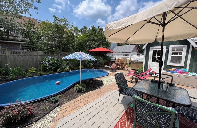 Charming 7-bedroom house with WiFi, AC in Beach Haven
