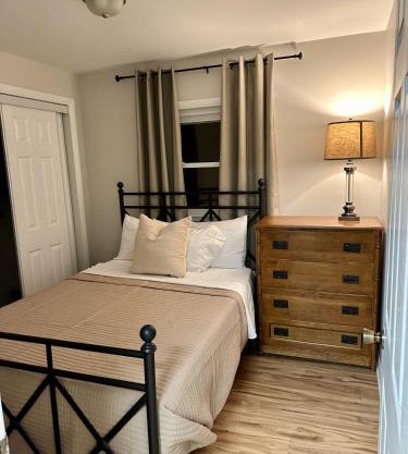 Charming and Convenient 2br 1ba apt - fully furnished and equipped - fast Internet