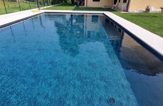 Charming and elegant apartment in Bardolino with pool. WI-fi free.
